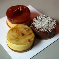 Arthur (in front), Dominique (behind), Coco (on the right). All Vegan of course. at Sucré Coeur in Paris