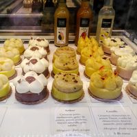 Vegan pâtisseries at Sucré Coeur in Paris