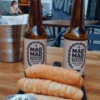 Tequeños y cerveza veganos at Mad Mad Vegan - Lavapiés in Madrid