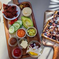 Vegane Frühstücksplatte at LUUC Café in Karlsruhe