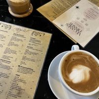 Flat White und Cappuccino (koffeinfrei und Hafermilch)  at LUUC Café in Karlsruhe