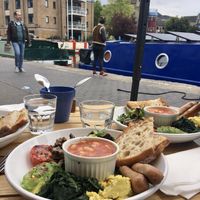 Canal view at Canal No.5 in North London