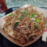 Vegan pad siew at Roza Slon in Ljubljana