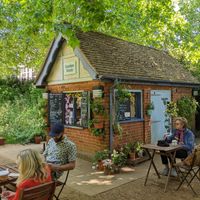  at Momo's Garden Café in London