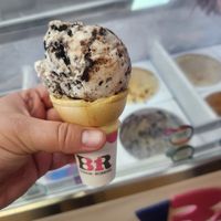  at Baskin Robbins in Arlington