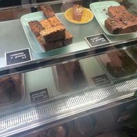 Vegan (some gluten-free) cakes at Beezou in Dortmund