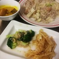 Fried rice, pumpkin soup, steamed broccoli and bitter melon at Tiān Chú Shū Fáng 天廚蔬房 in Changbin
