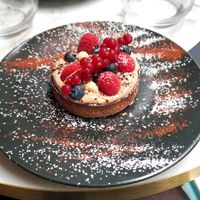 Sablé Cacao w/berries at Bonnard in Paris