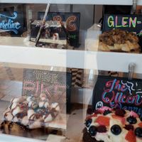 Local flavors at Cinnaholic in Long Beach