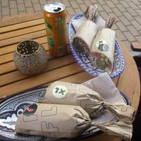 XL falafel wraps at FLFL - Carolieweg in Groningen