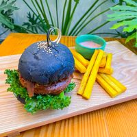 OHANA PINEAPPLE BURGER  at iVegan Supershop Da Nang - Healthy Plant Based Cafe in Da Nang