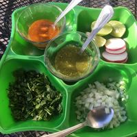 condiments for the tacos at Verde Limón in Manzanillo