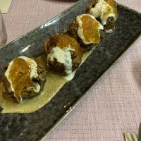 Spinach pakora with mango chutney at Ca n'Ela Vegan Restaurant in Mallorca