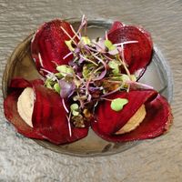 Ravioli crudo de remolacha 🫜 at Ca n'Ela Vegan Restaurant in Mallorca