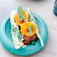 Falafel with slices of pumpkin  at Yaya‘s in Mallorca