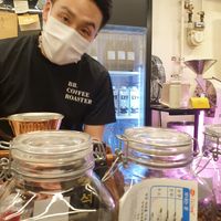 Barista has been converted to Oatly at BB Coffee Roasters in Seoul
