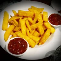Yummy beer battered chips at The Rifle Brigade Hotel in Bendigo