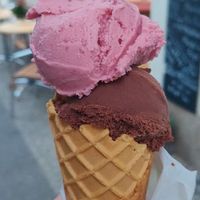 Strawberry and chocolate ice cream at Chat Junction in Berlin