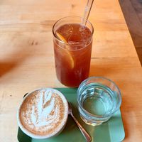 Pflaumenlimonade & Cappuccino mit eifreiem Eierlikör  at Chutnej in Prague