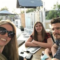 Super sfeervol licht terras! Menu id heel gevarieerd en we zouden ook niet vegans durven overtuigen om mee te gaan eten!  at Palma in Aartselaar