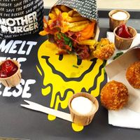 Boa 😉 at Mother Burger - Roma in Lisbon