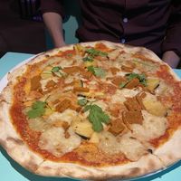 Vegan ”ham” & pineapple pizza with coriander 😻 at Pien Brewpub in Helsinki