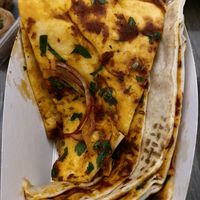 Flatbread ‘special’: with sambal, onion and parsley  at 1000 en 1 Nacht in Bergen Op Zoom