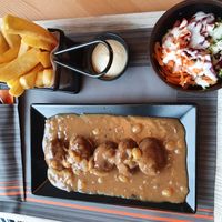 Vegan boulettes liègeoises at Reed in Luxembourg City