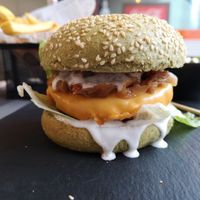 Burger at Reed in Luxembourg City