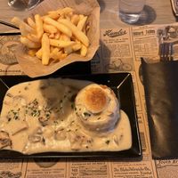champignon-"chicken"- sauce with fries  at Reed in Luxembourg City