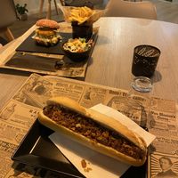 Hot Dog and Burger #Veganuary at Reed in Luxembourg City