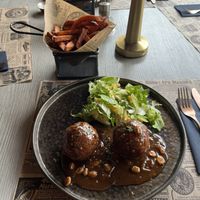   at Reed in Luxembourg City