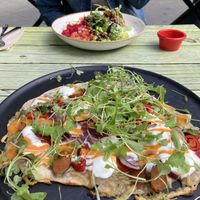 Flatbread & chickless bowl  at Junk y Vegan in Helsinki
