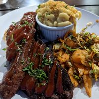 Ribs and veggies with butternut squash mac at Yummvees in Richmond