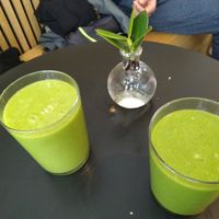 Green machine and mango green smoothies at Oliver Green - West in Amsterdam