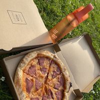 Salami Pizza at Vegan Pizza Project in Hamburg