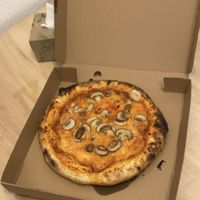 Viel „KäseLeck at Vegan Pizza Project in Hamburg