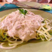Riquísimos espaguetis de calabacín Carbonara at O Viso Ecovillage in Ourol