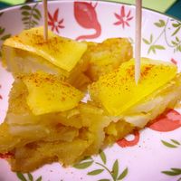 Pincho de tortilla at O Viso Ecovillage in Ourol