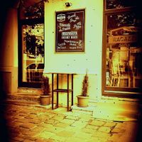 Entrance at Ragazzi bistro in Esztergom