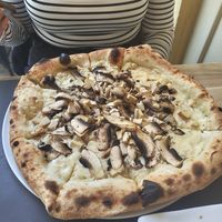 Carbonara pizza at Artisti in Corfu