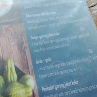 Local vegetarian/vegan options at Joli Best View Cafe in Amed