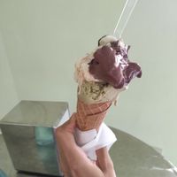 Cioccolato fondente, pistacchio e arachide 😍 at Gelateria Cipriani in Pistoia