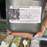 Matcha ice cream:
Careful! NOT VEGAN !!!! 
Even if they say it's made with rice milk! "crème fraiche, lait, poudre de lait" => it's not just a bit, it's the first ingredient++ at Papilla in Nice