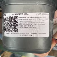 Hazelnuts/noisettes:
Careful! NOT VEGAN !!!! 
Even if they say it's made with rice milk! "crème fraiche, lait, poudre de lait" => it's not just a bit, it's the first ingredient+ at Papilla in Nice