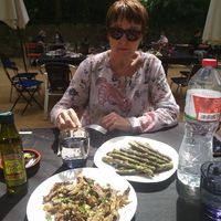 Espárragos y setas a la parilla at El Molí de les Pipes in Arbucies