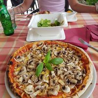 Vegan pizza at Braavos in Banjole