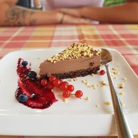 Vegan chocolate cake at Braavos in Banjole