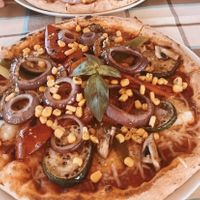 Vegan pizza (name: game of corn) at Braavos in Banjole