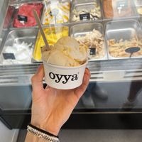 Speculoos and mango-yoghurt ice cream  at Oyya in Ghent